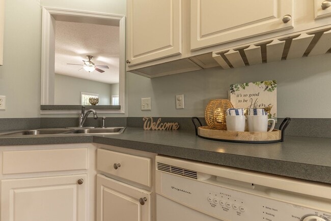 Building Photo - Available Now in Chadwick Shores