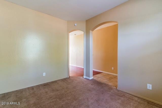 Building Photo - Gorgeous 4 Bed West Phoenix home opposite huge community park ++ New Carpet & New Paint!!