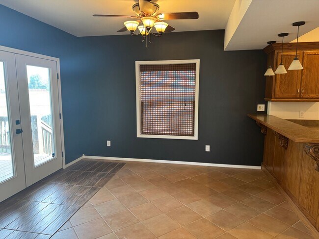 Building Photo - 5 Bedroom | 3 Bathroom | 3 Car Garage | Wa...