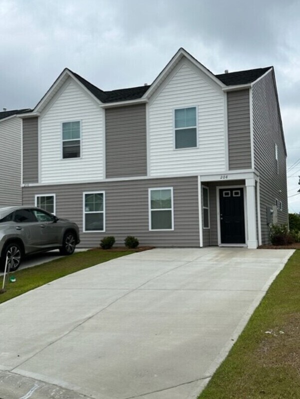 Primary Photo - 208 Gum Swamp Trl