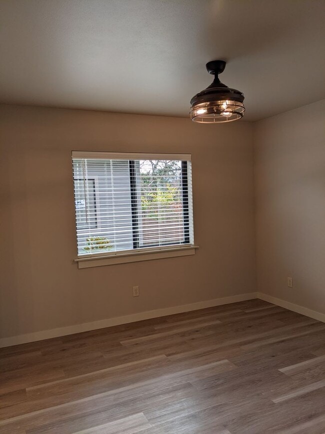 Building Photo - Gorgeous 2-Bedroom, 2-Bath Home In Eugene!