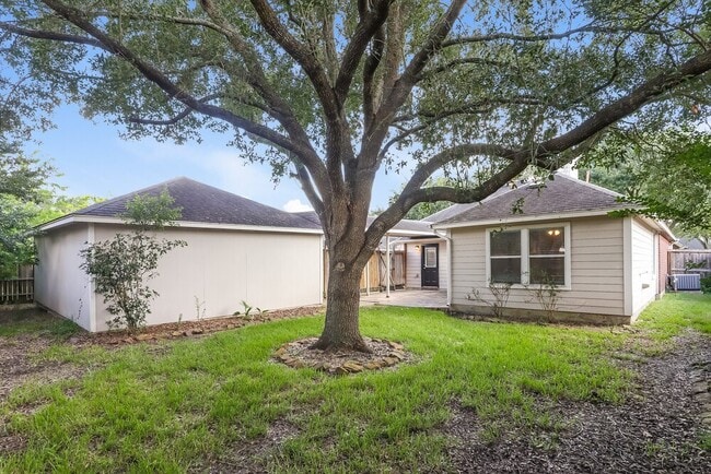 Building Photo - 1427 Waterside Village Drive