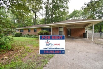 Building Photo - 3 Bedroom with Fenced in Backyard and Shop!