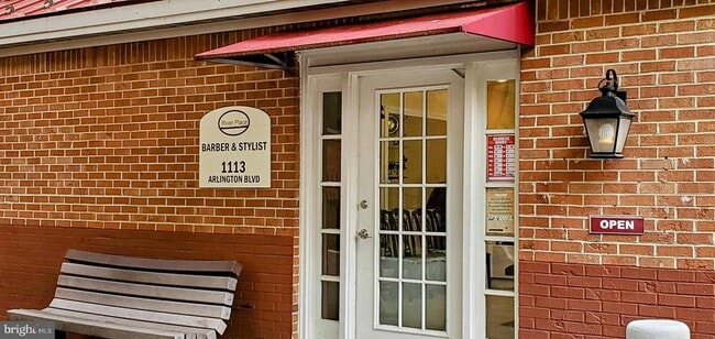 Building Photo - 1011 Arlington Blvd