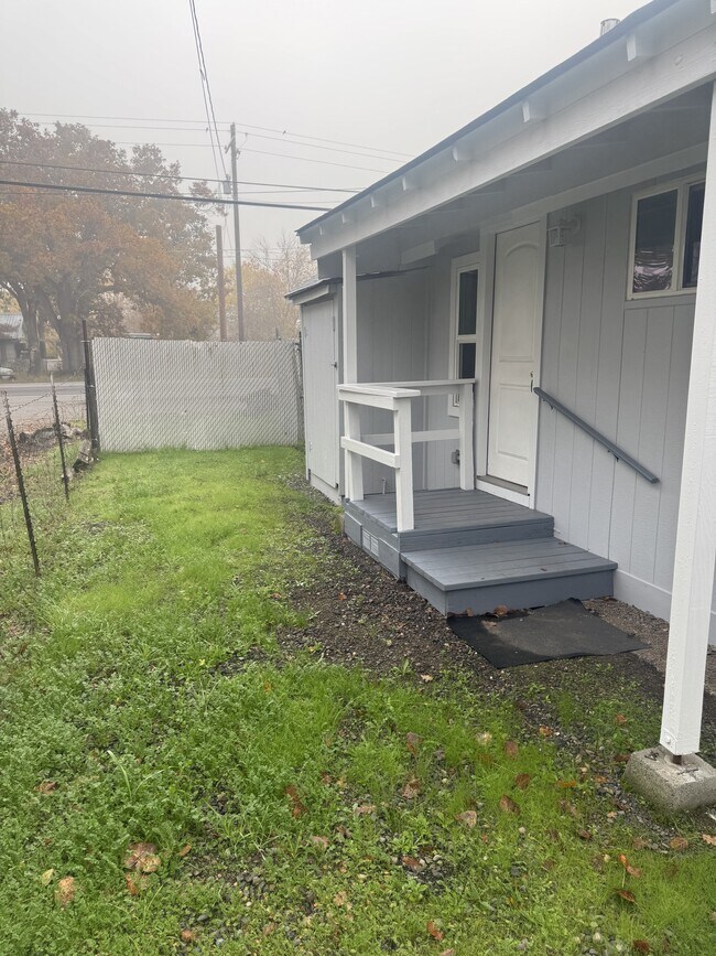 Building Photo - 6117 Table Rock Rd