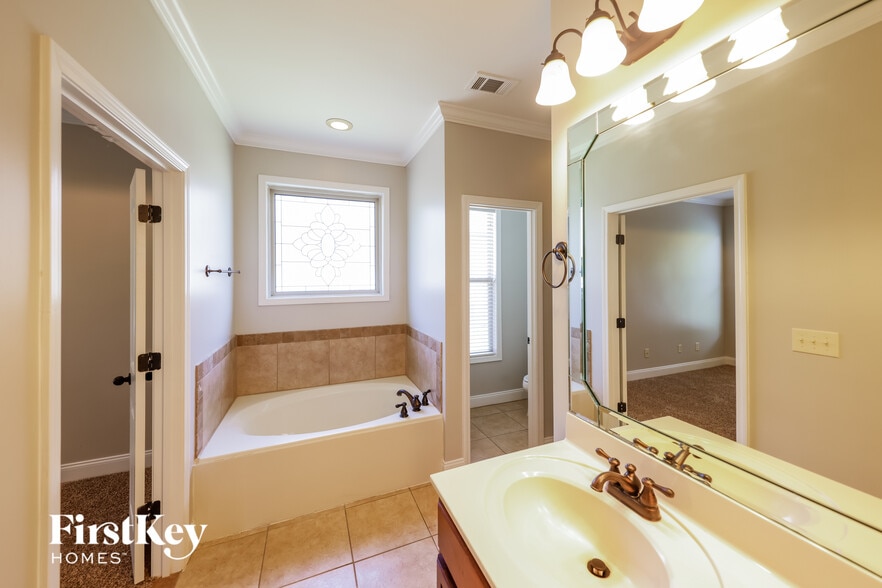 Building Photo - 156 Willow View Lane