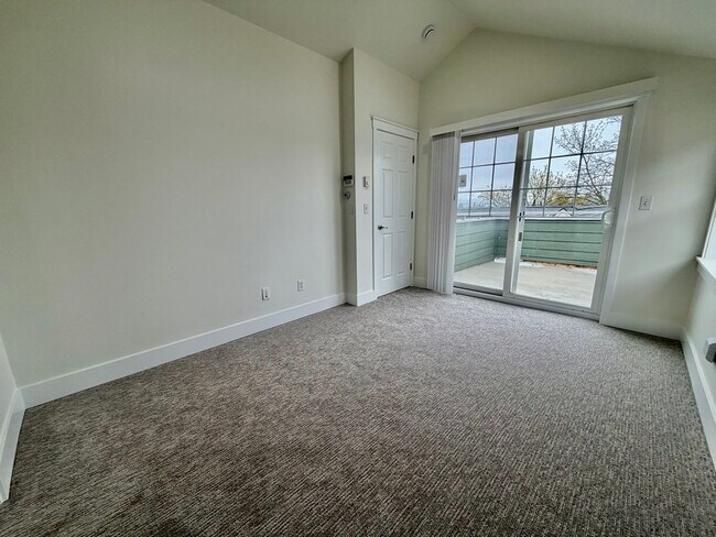 Building Photo - Urban Madison Valley three-bedroom townhome for $3895! Available now!