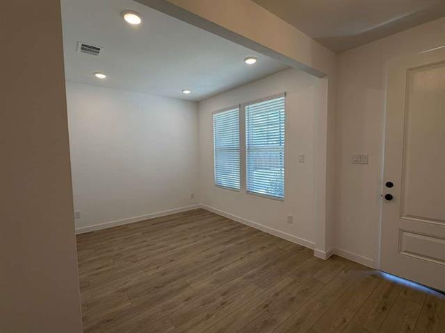 Building Photo - 1901 Jamestown Wy