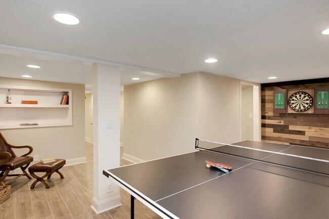 Building Photo - 2709 Brunswick Dr