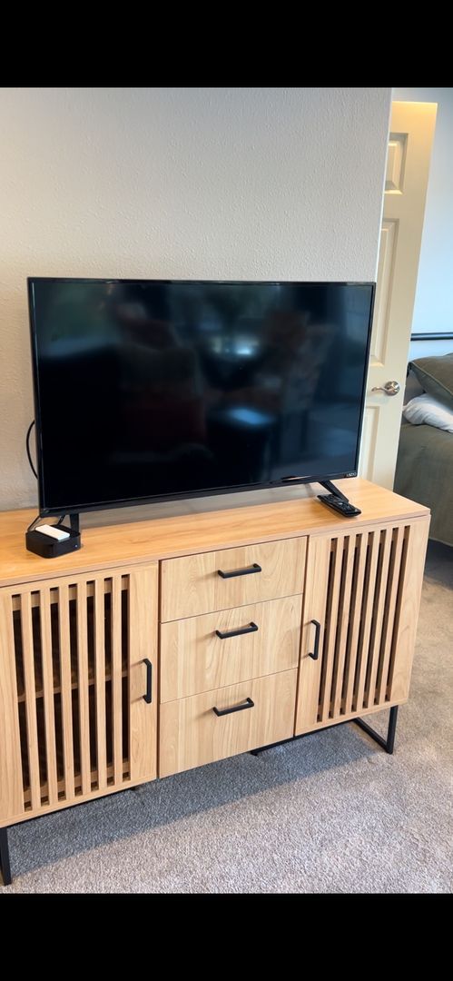 Building Photo - Studio Apartment , Fully Furnished  , Lake Access, No Washer and Dryer . Four Floors Down walk wa...