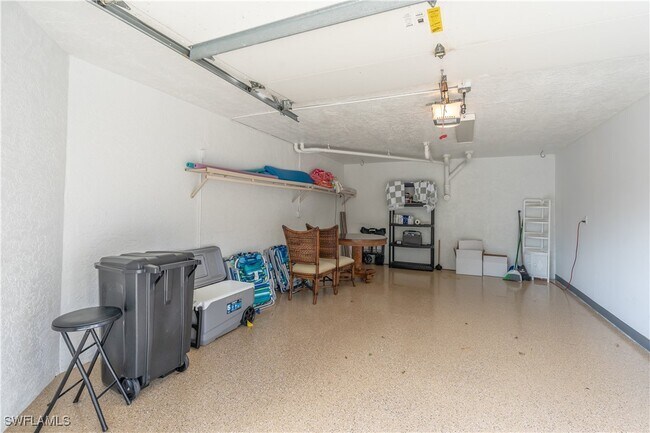 Building Photo - 651 10th Ave S