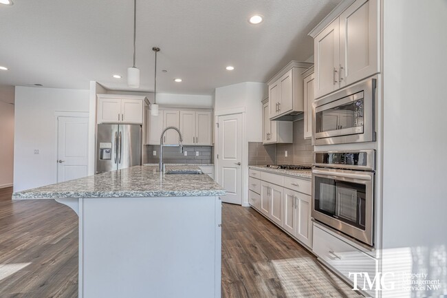 Building Photo - Single level 4 Bedroom 2 Bathroom Home in ...
