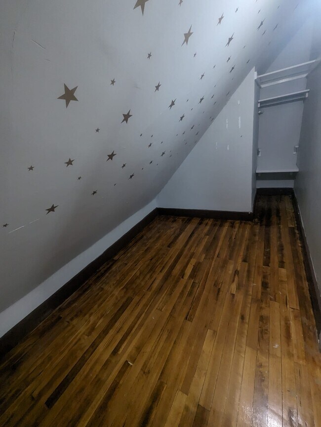 Building Photo - 89 Hubinger St