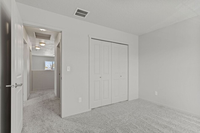 Building Photo - 1422 N Corbin Rd