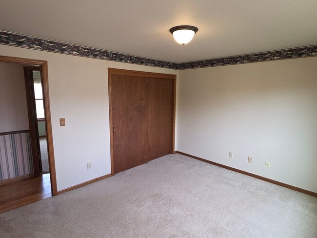 Building Photo - 4 bedroom home in Pleasant Prairie