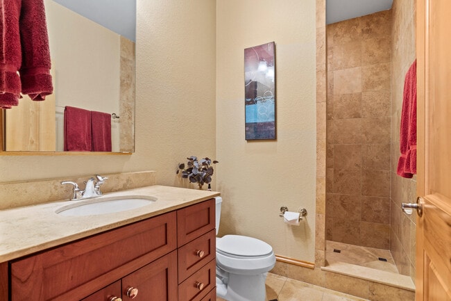 Building Photo - 1313 N Franklin Pl