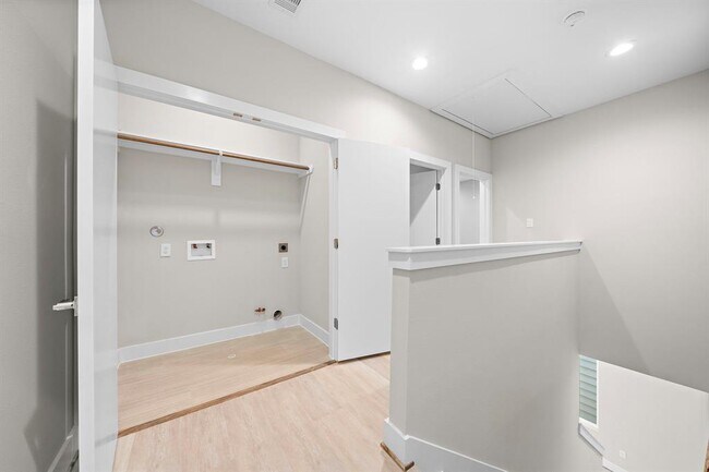 Building Photo - 24A Bucan St