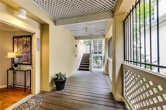 Building Photo - 203 14th St NE