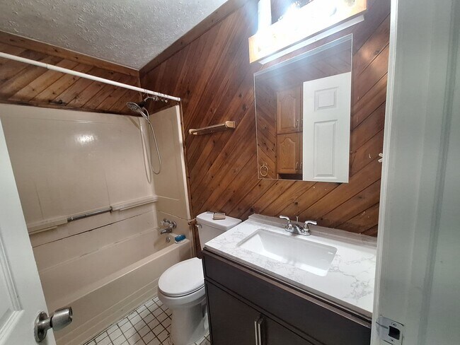 Building Photo - Four bedroom Harper Woods bungalow