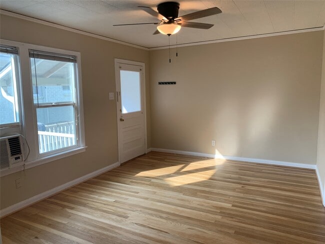 Building Photo - 307 Avondale St