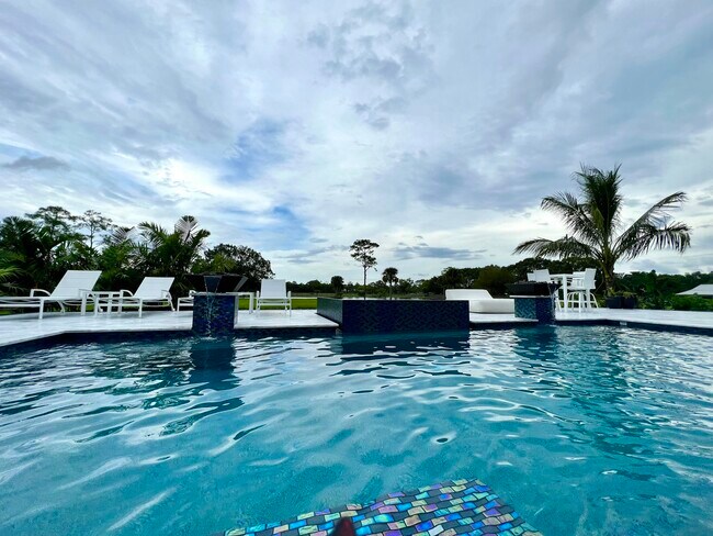 Building Photo - 3155 SW 78th Ave