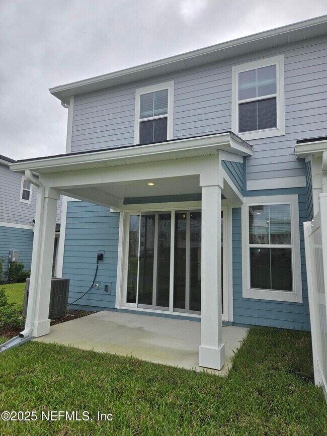 Building Photo - 207 Brandon Lks Dr