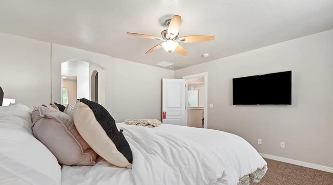 Building Photo - This home has it all!