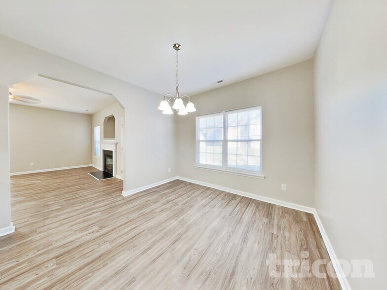 Building Photo - 3120 Rendezvous Dr