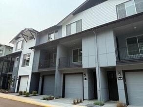 Building Photo - Brand New 2 bed/2.5 bath with 2-car garage...