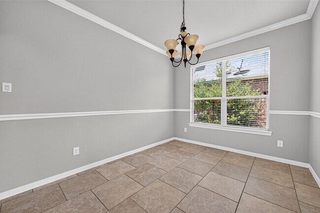 Building Photo - 50 Vershire Cir