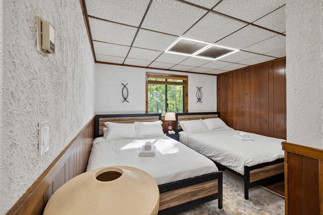 Building Photo - 108 Helms Hill Rd