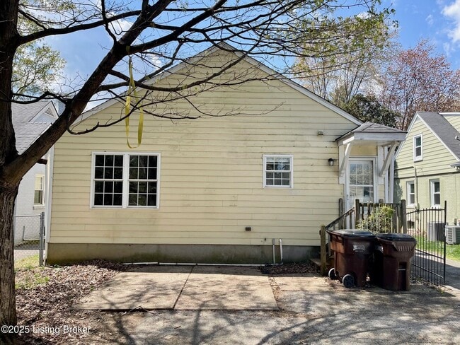 Building Photo - 365 Ridgeway Ave