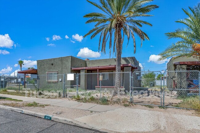 Building Photo - 2034 S 5th Ave