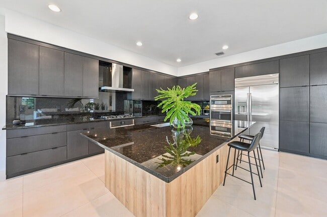 Building Photo - 17070 Rainbow Fls Trl