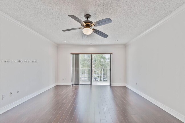 Building Photo - 9301 SW 92nd Ave