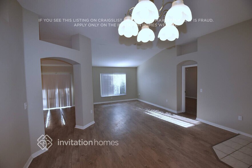 Building Photo - 3702 Treeline Dr