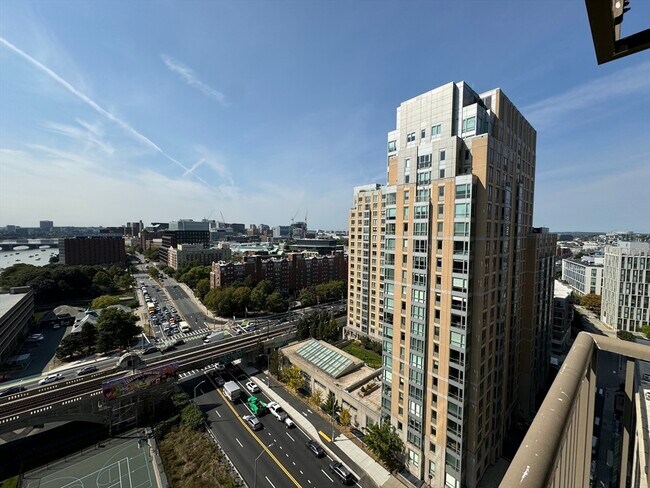 Building Photo - 8 Museum Way