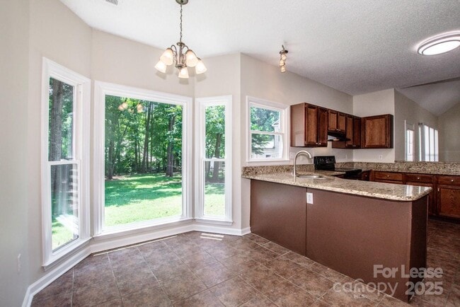 Building Photo - 169 Southhaven Dr