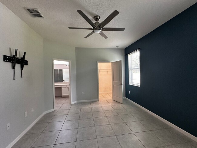 Building Photo - SAWGRASS - 4BR/2BA HOME