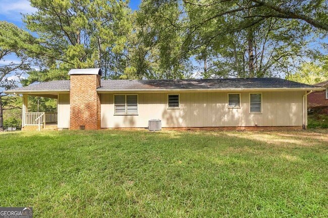 Building Photo - 9169 Lakeview Dr SW