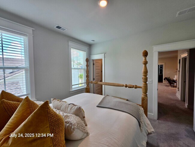Building Photo - Like new 4 bedroom + loft - Stonoview - Jo...
