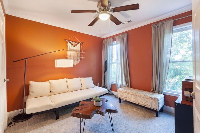 Building Photo - Beautifully Updated Two-Story 3/2.5 w/ Hug...