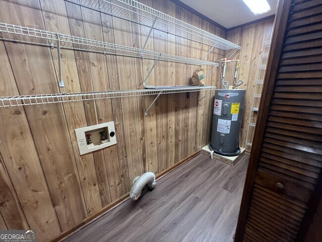 Building Photo - 404 McArthur Blvd