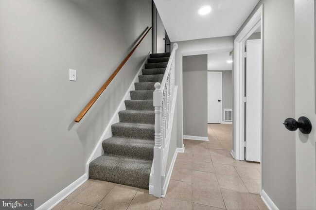 Building Photo - 8 Kennedy St