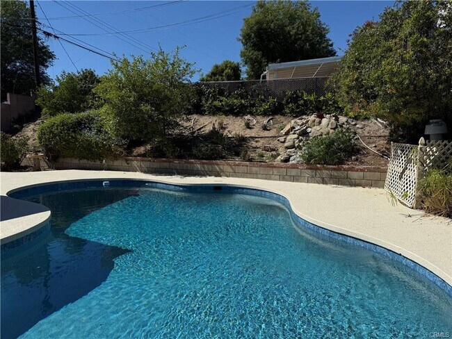 Building Photo - 11543 Swinton Ave