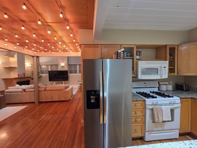 Building Photo - 155 Brookline St