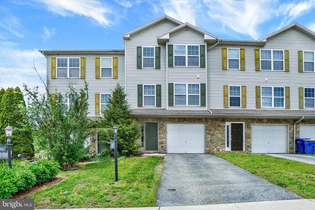 Building Photo - 655 Fisher Dr