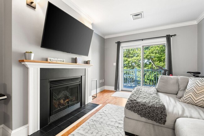 Building Photo - 24 S Bulfinch St