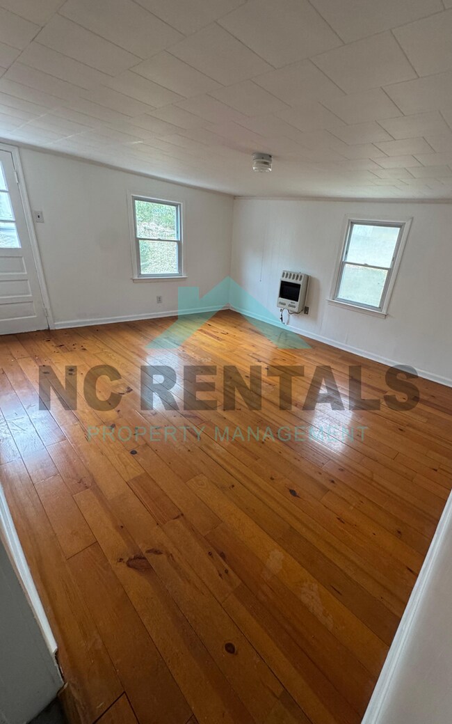 Building Photo - 2038 Saxapahaw-Bethlehem Church Rd