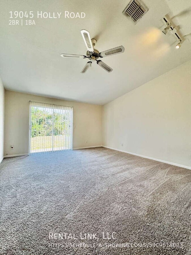 Building Photo - 19045 Holly Rd